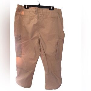 WindRiver Cargo Long Shorts Gold Size 14